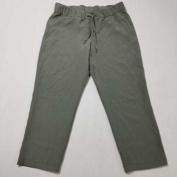 lululemon athletica Pants - LULULEMON On The Fly Pant Women's Size 8 Grey Sage Crop Travel Woven W6AVMS